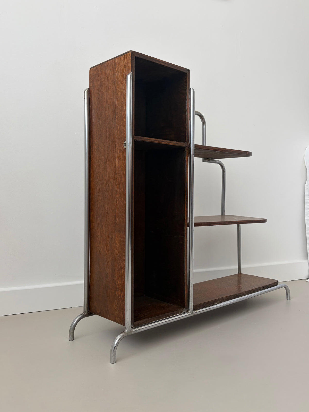 1930’s Modernist Bookshelf