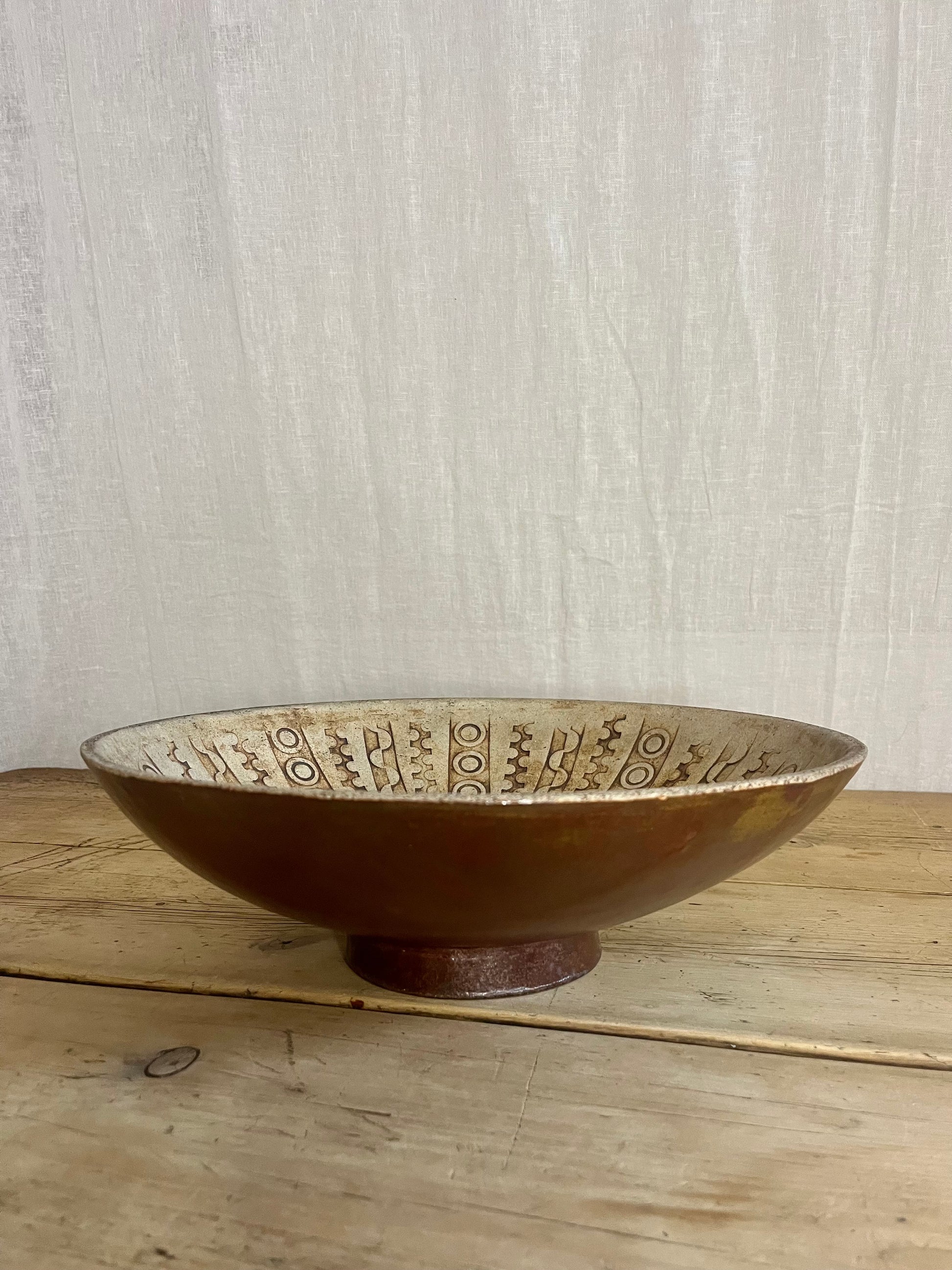 Decorative Brutalist Cream Studio Pottery Bowl. 1970s. 