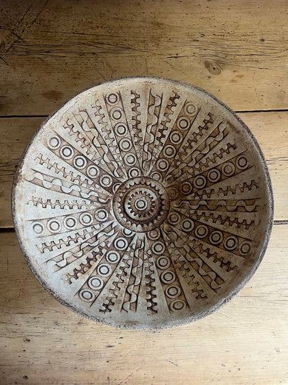 Decorative Brutalist Cream Studio Pottery Bowl. 1970s. 